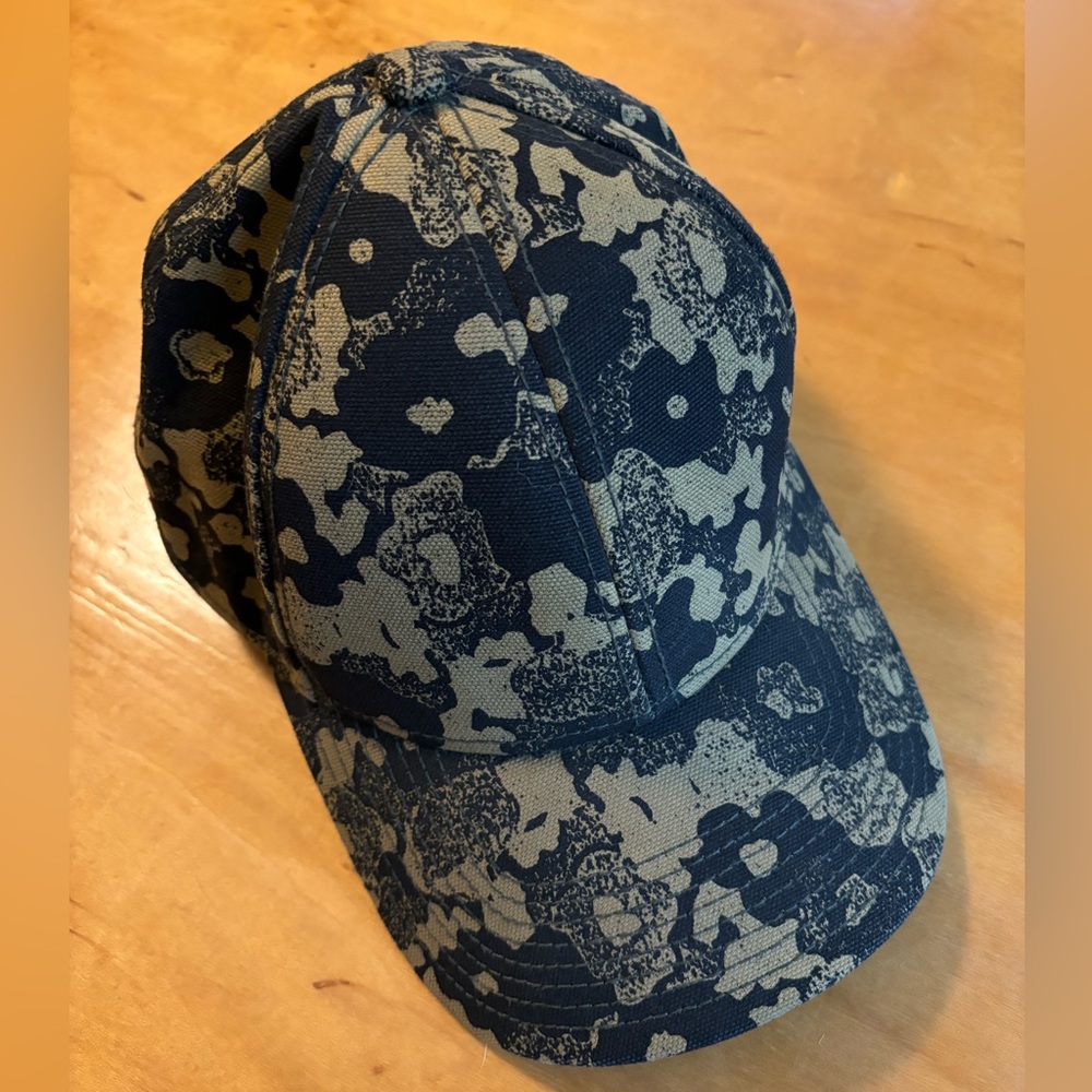 Acne baseball cap EUC